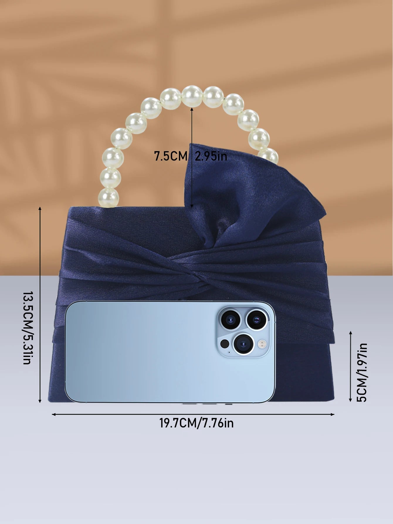 Gorgeous and elegant designed bow pearl wrist handbag,