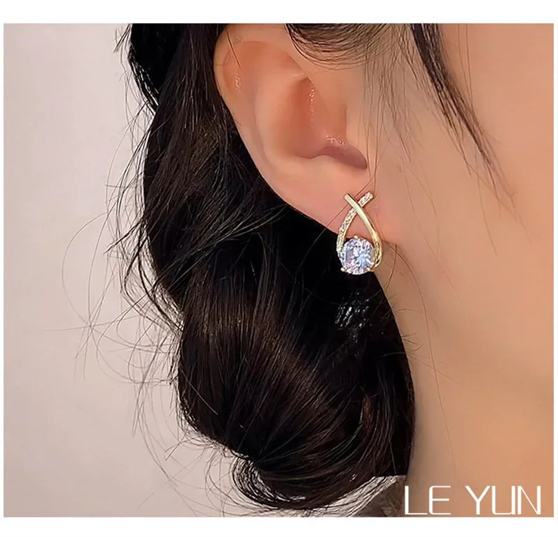 1Pair New Fashion Cross Stud Earrings for Women
